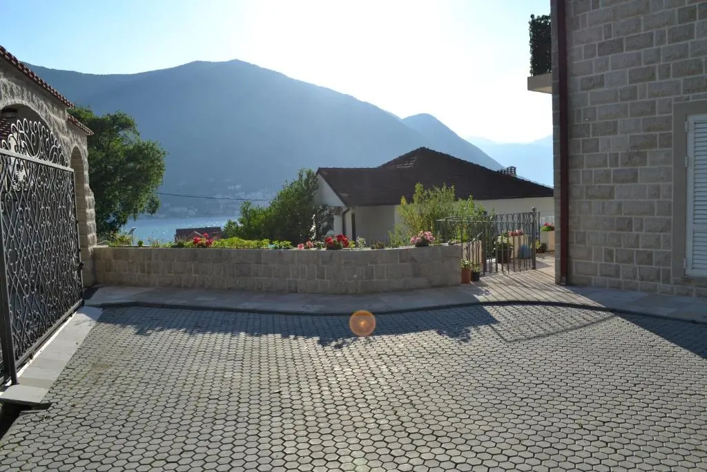 img_id_2276934.webp