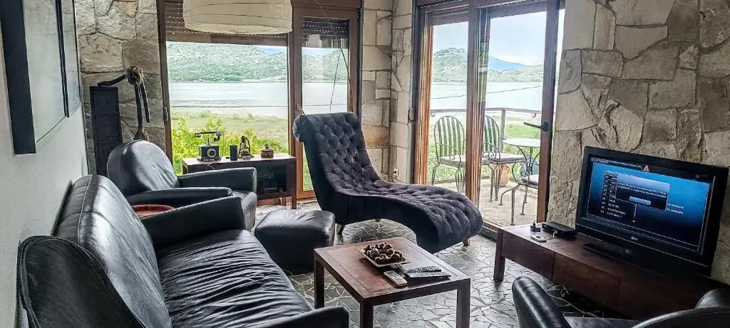 img_id_2272879.webp