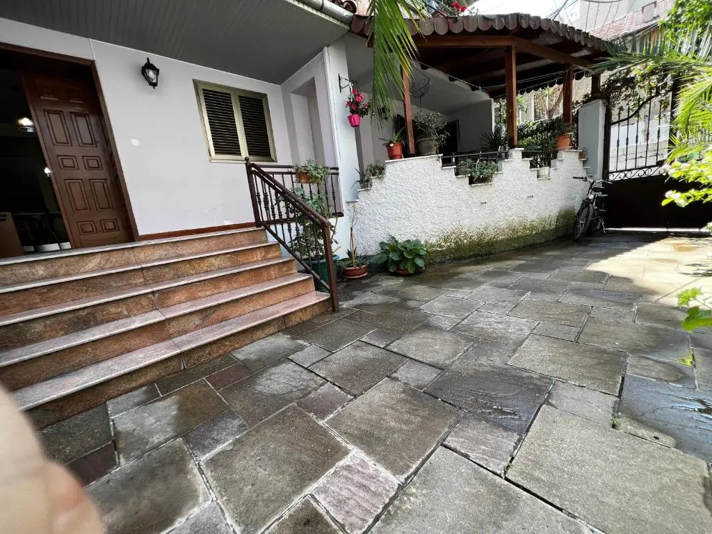 img_id_848382.webp