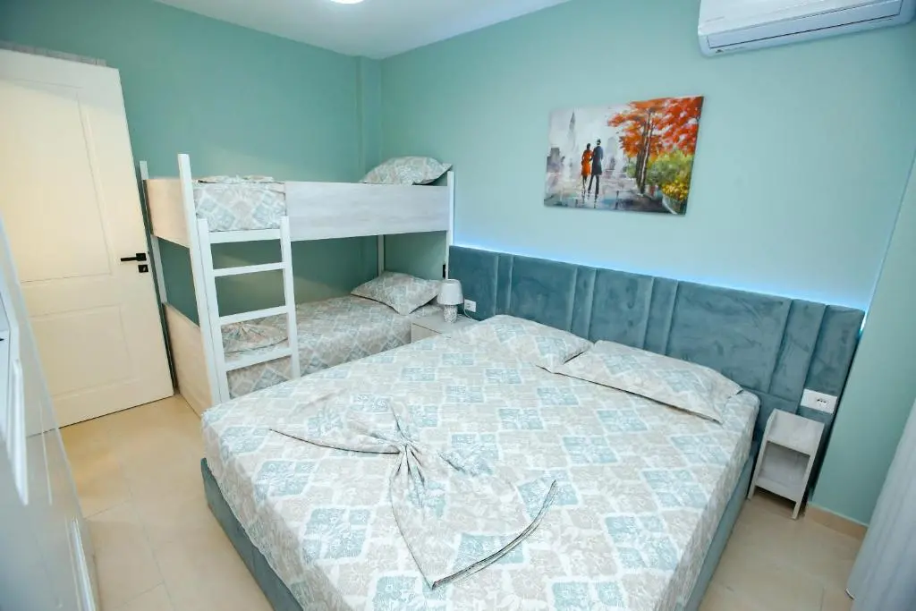 img_id_898842.webp