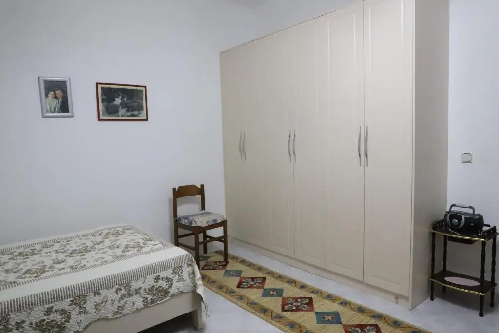 img_id_1325791.webp