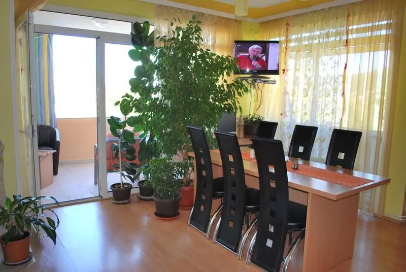 img_id_2251128.webp