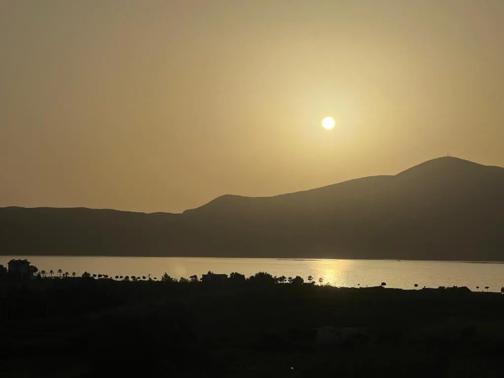 img_id_1042228.webp