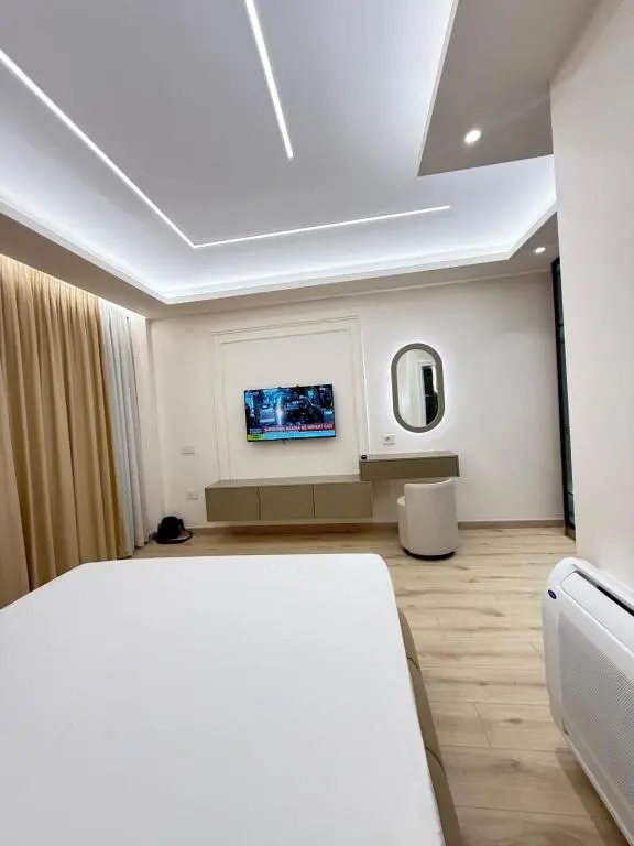 img_id_891120.webp