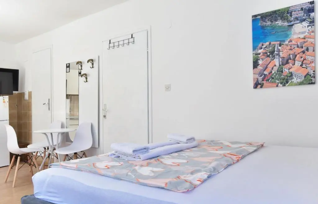 img_id_2239240.webp
