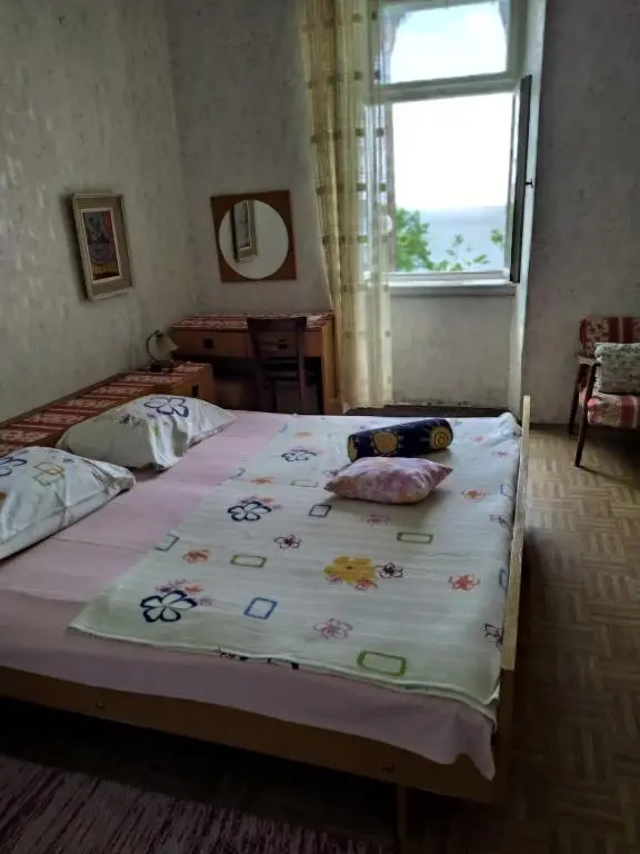 img_id_2239096.webp