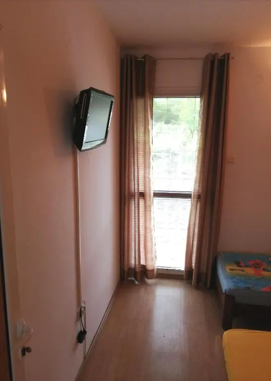 img_id_2233990.webp