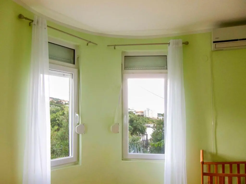 img_id_2233860.webp