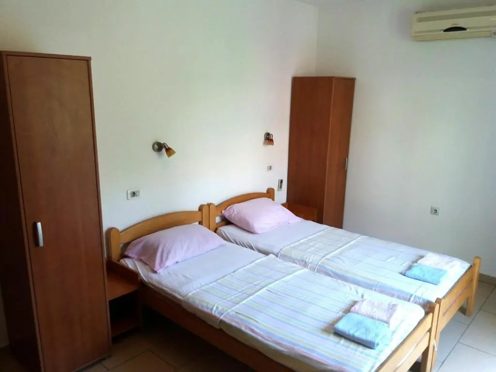 img_id_2230596.webp
