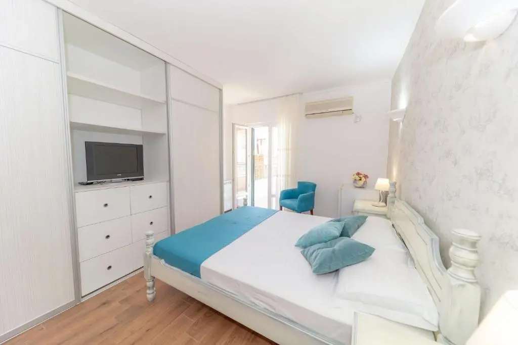img_id_2229224.webp
