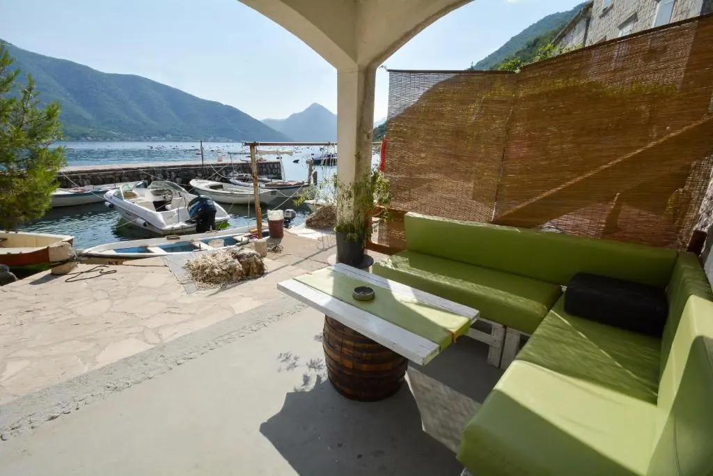 img_id_2228583.webp