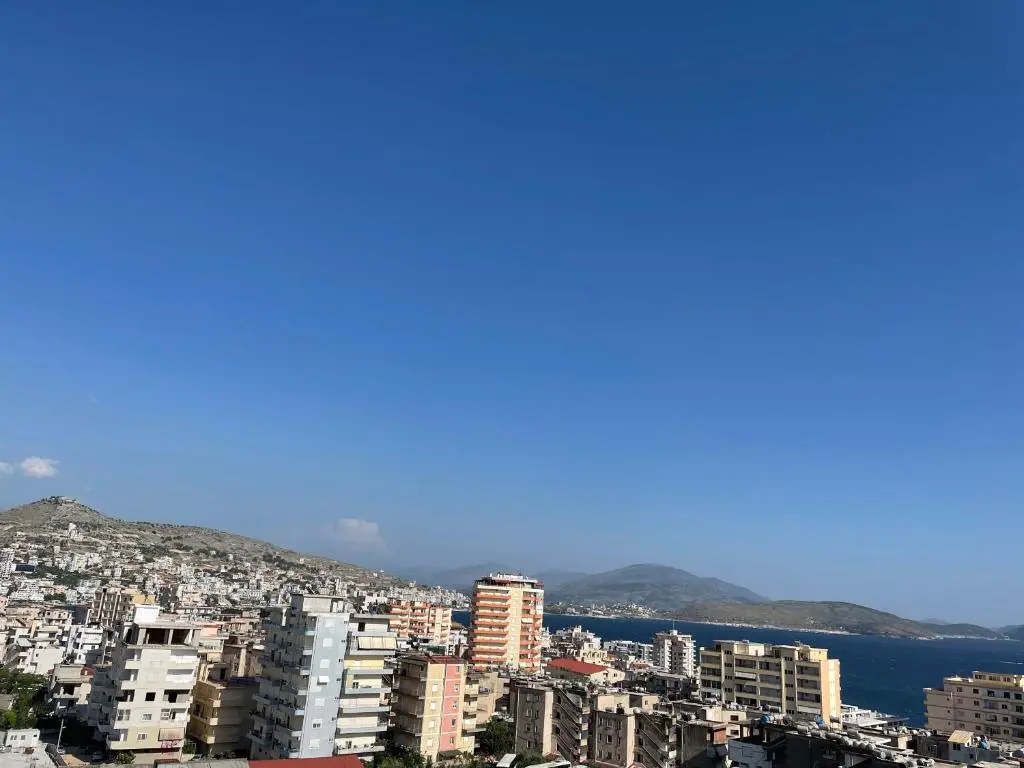 img_id_1384861.webp