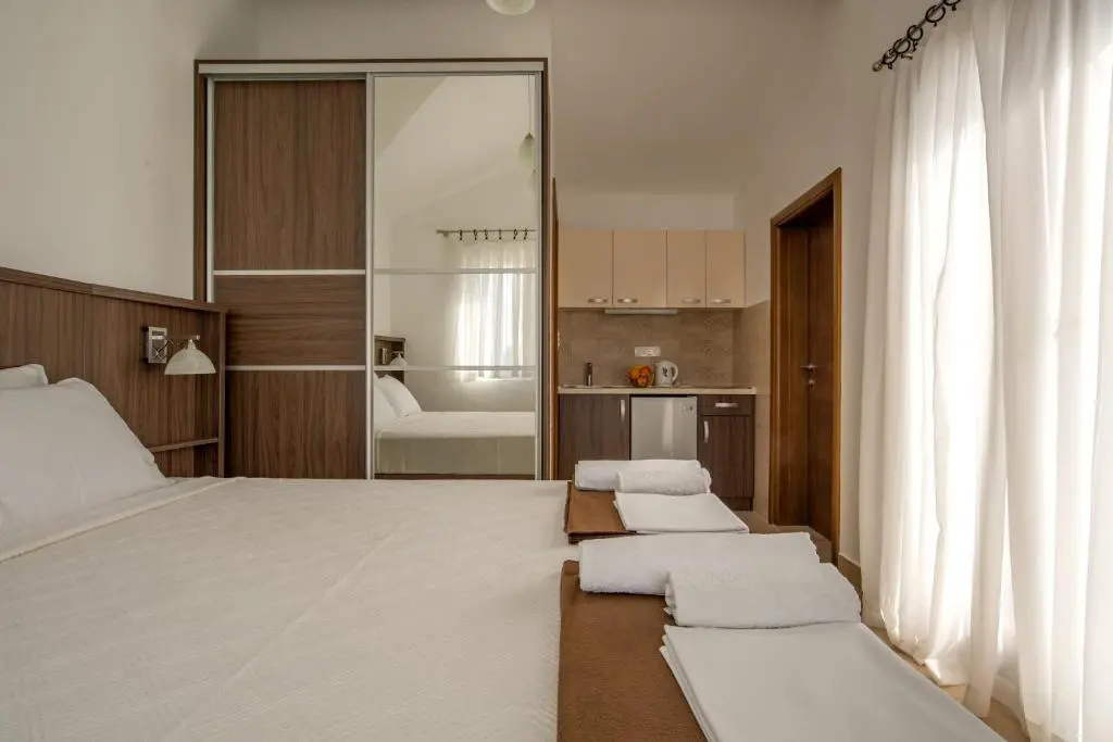 img_id_2225883.webp