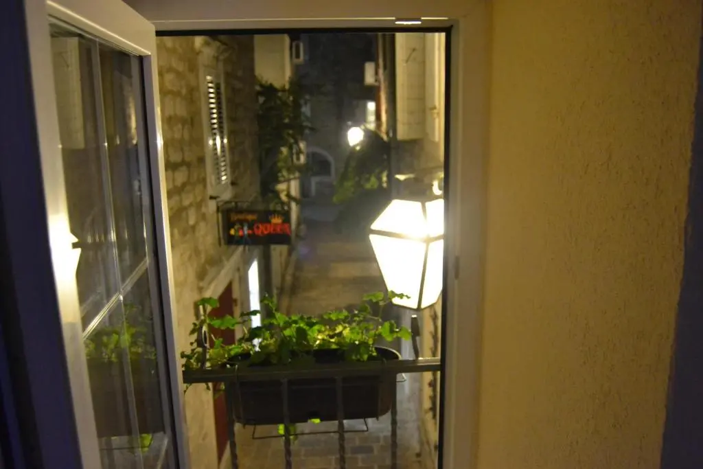 img_id_2225000.webp
