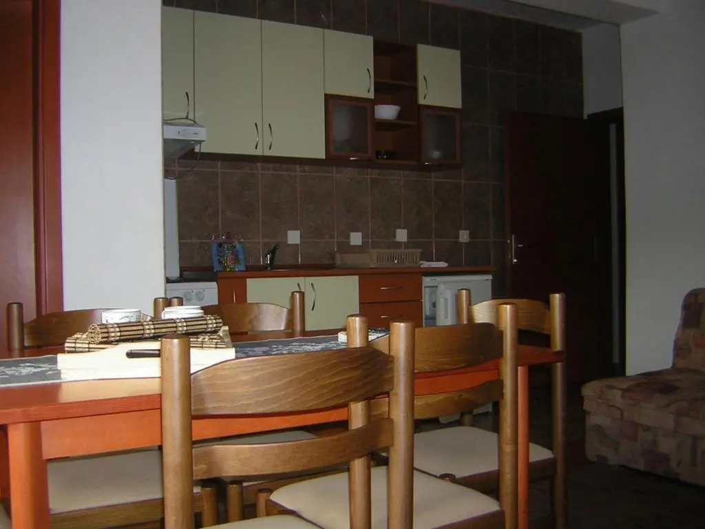 img_id_2222012.webp