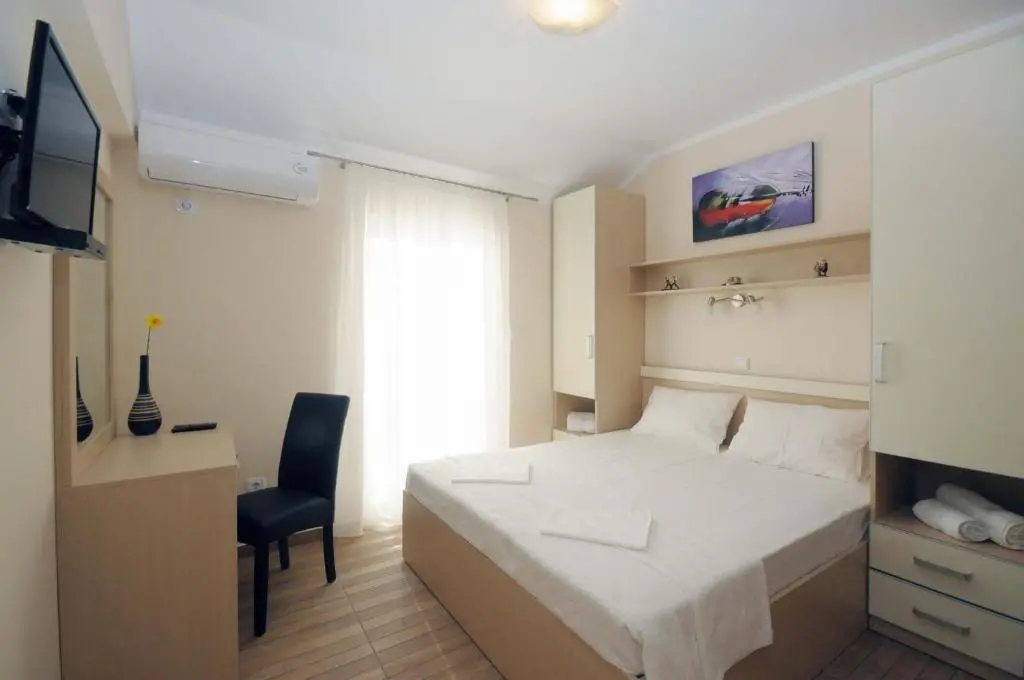 img_id_2221560.webp