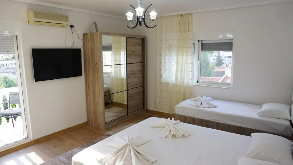img_id_2216414.webp