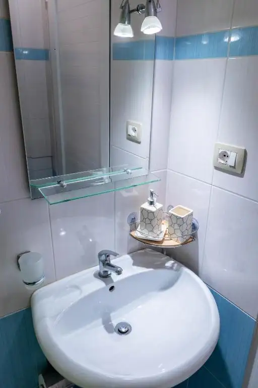 Two-Bedroom Apartment with City View image 11