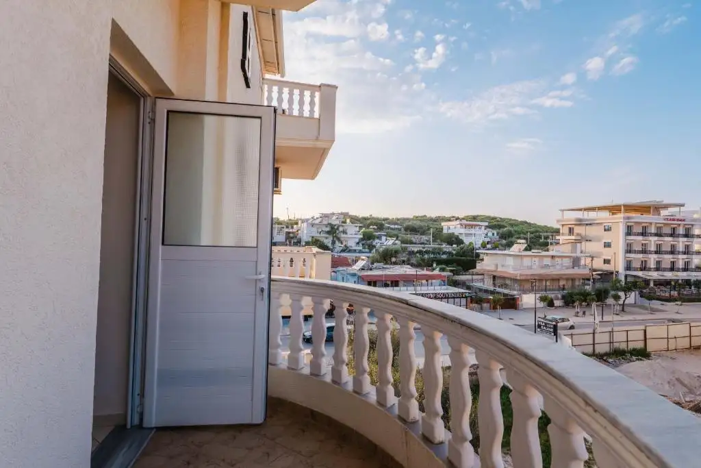 Two-Bedroom Apartment with City View image 5