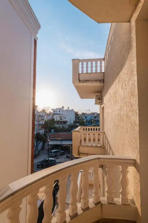 Studio with Balcony image 6