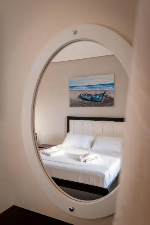 Studio with Balcony image 11