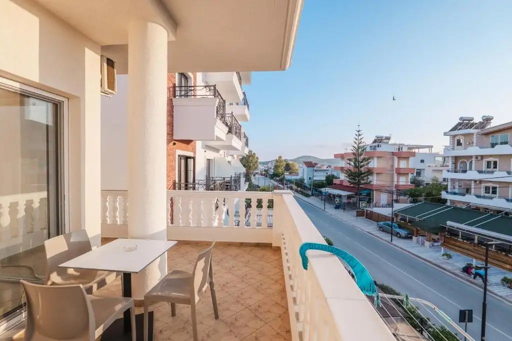 Studio with Balcony image 15