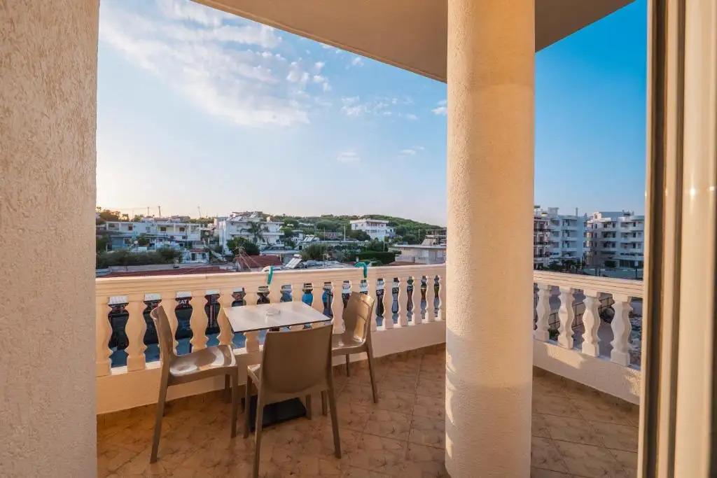 Studio with Balcony image 16