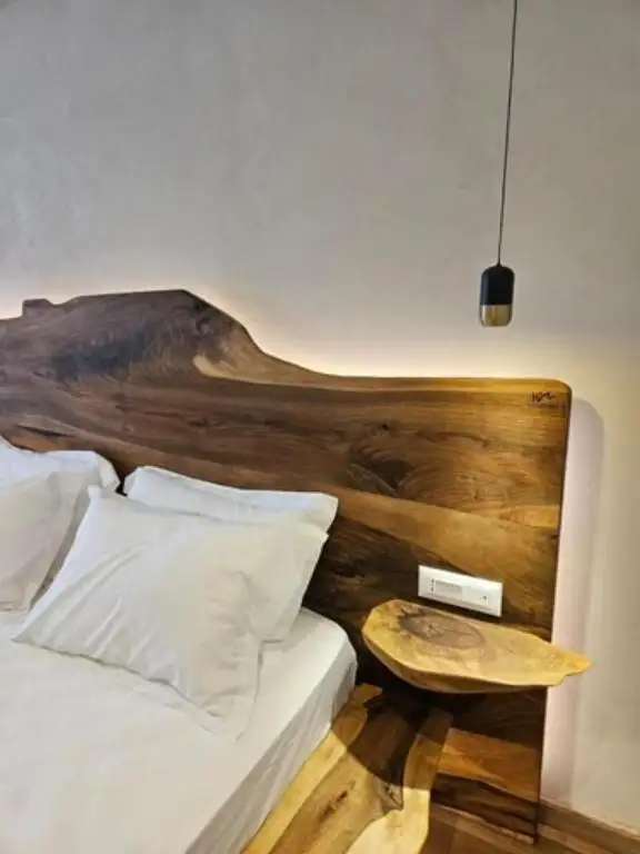 Deluxe Double Room image 6