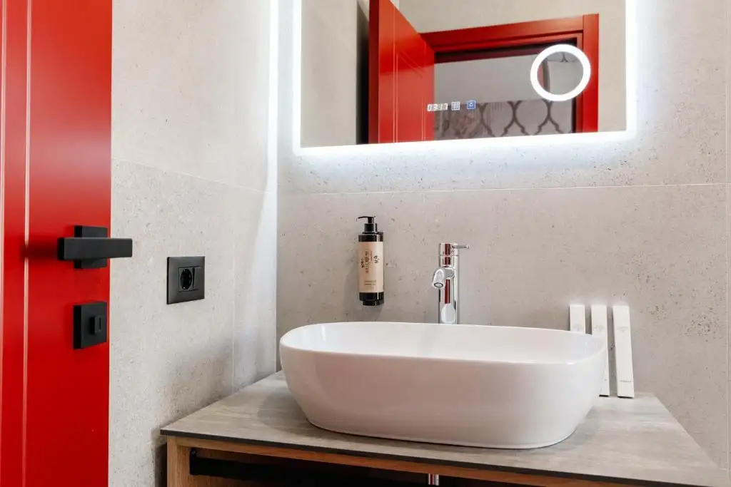 Deluxe Double Room with Balcony and Sofa image 5