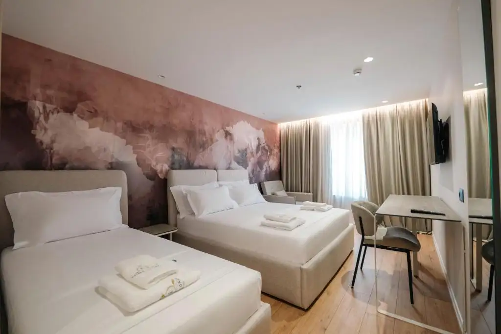 Deluxe Triple Room image 10