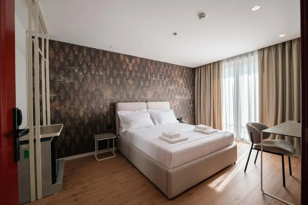 Deluxe Double Room with French Balcony image 4