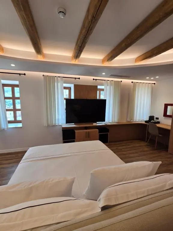 img_id_886424.webp