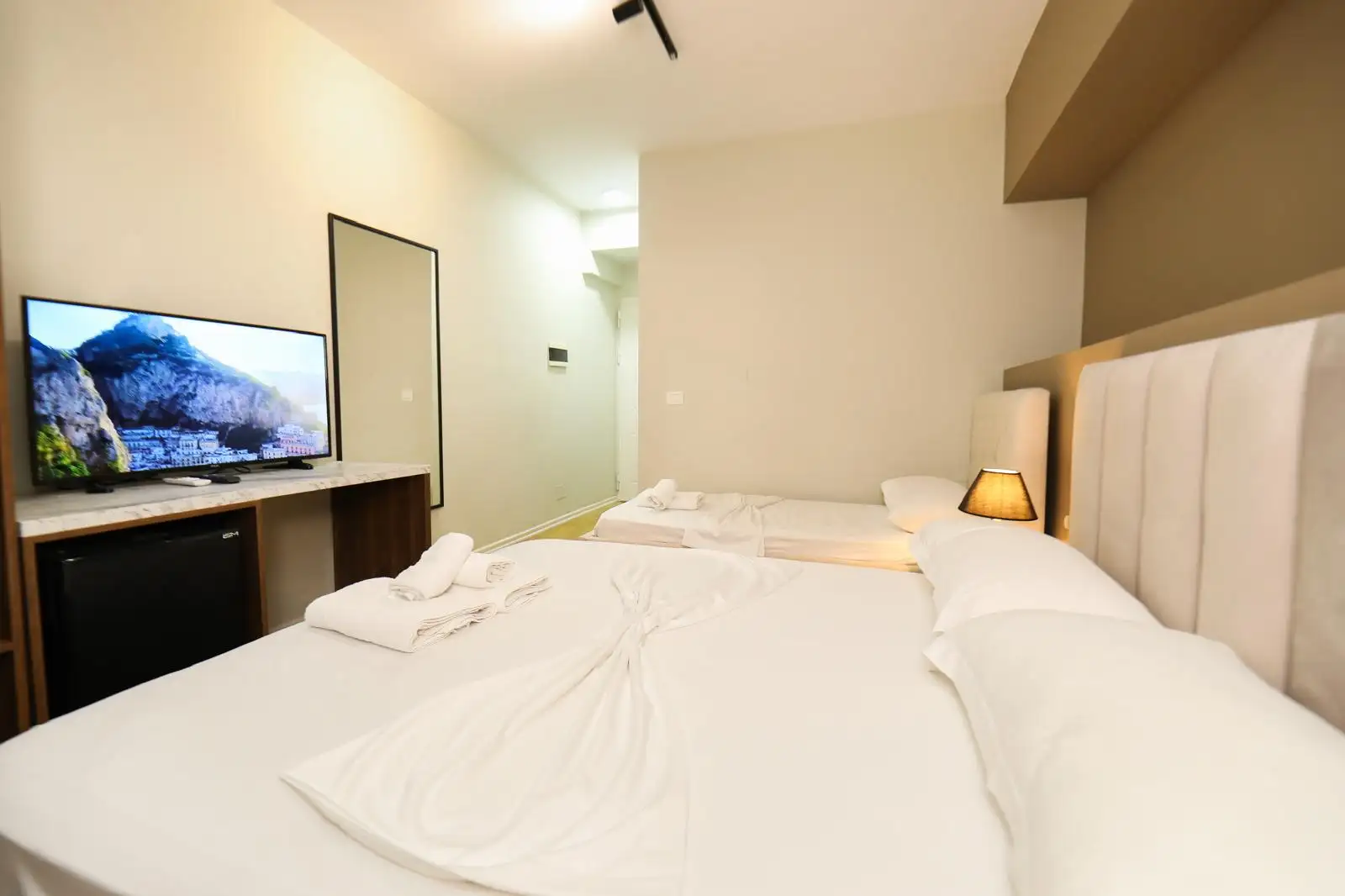 Standard Triple Room image 3
