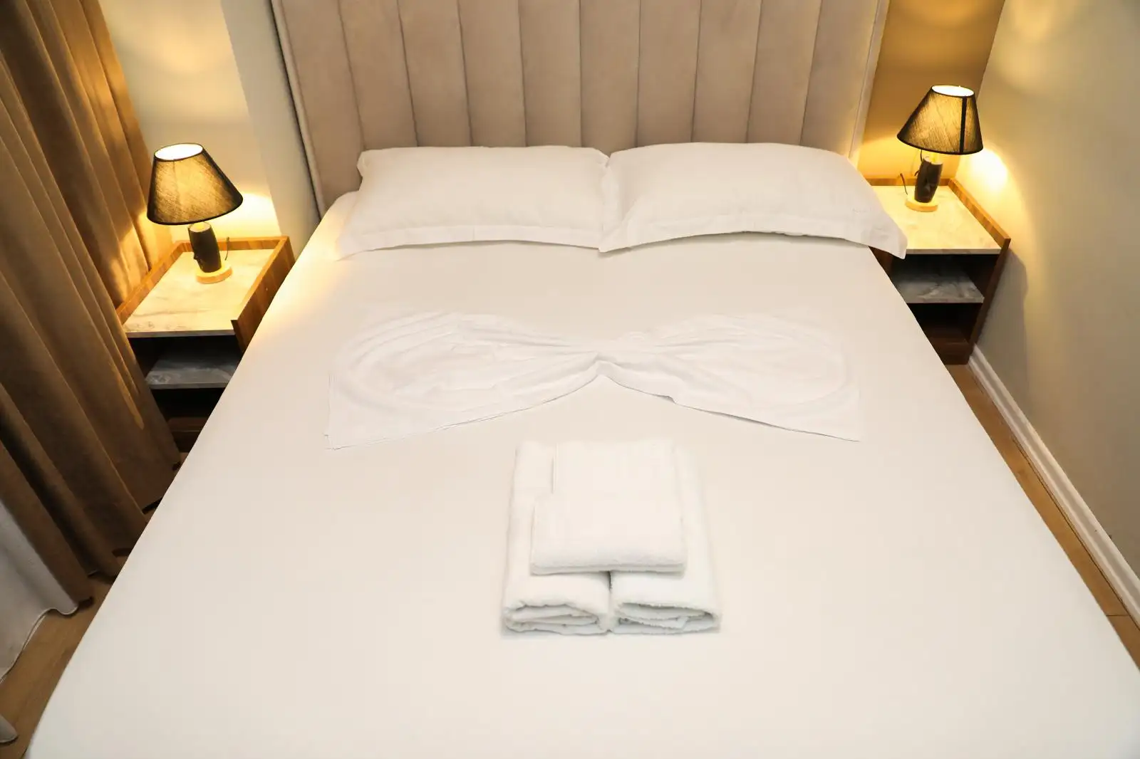 Double Room image 10