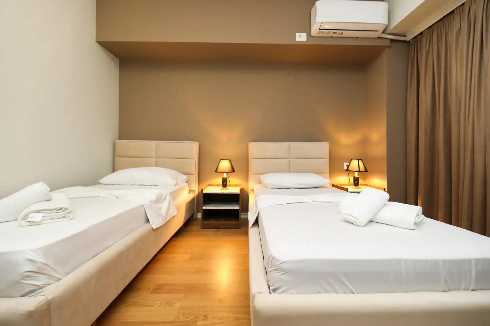 Twin Room image 8