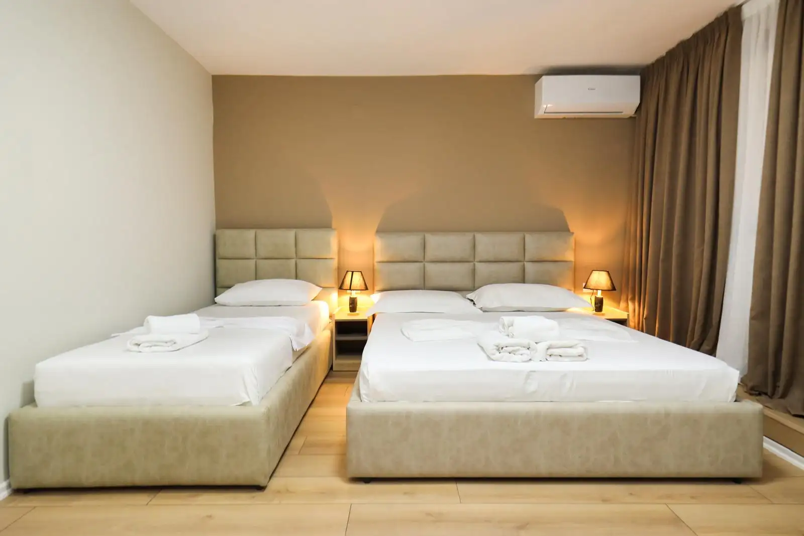 Deluxe Family Room image 6