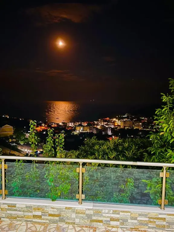img_id_892001.webp