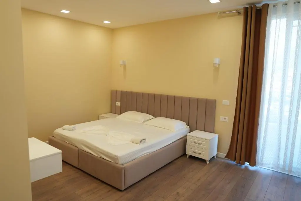 img_id_890494.webp