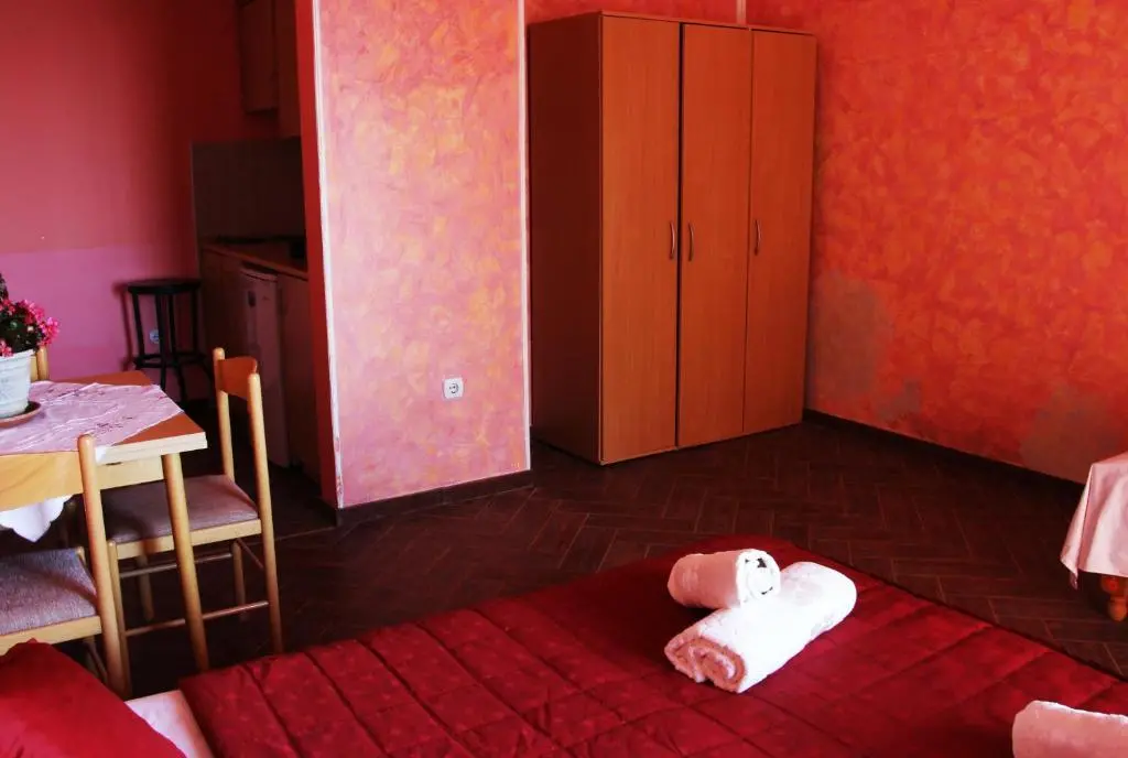img_id_2211999.webp