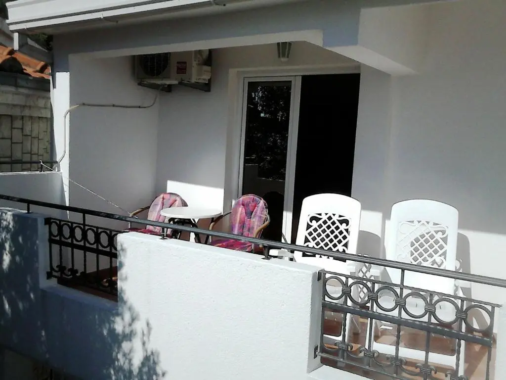 img_id_2211414.webp