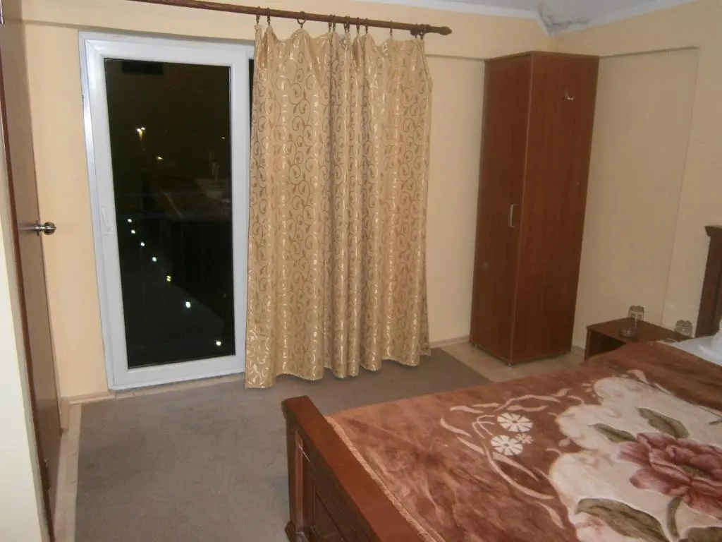img_id_2208690.webp