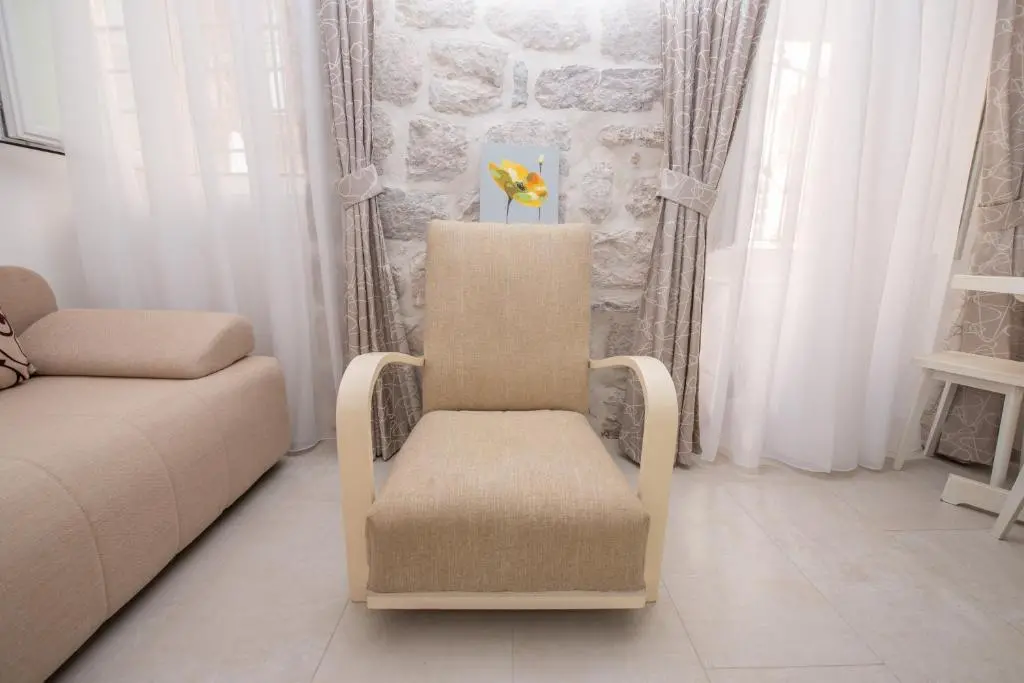 img_id_2208291.webp