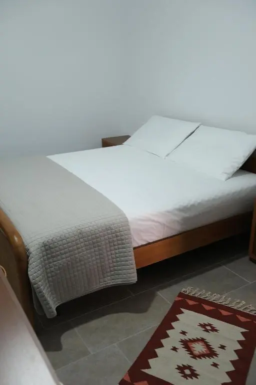 img_id_898590.webp