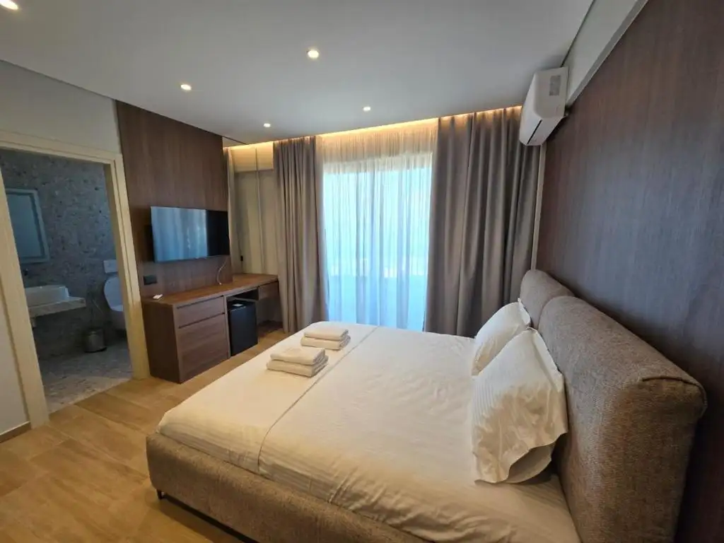 Double Room with Sea View image 6