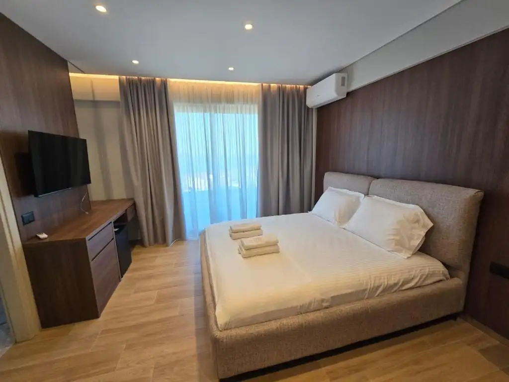Double Room with Sea View image 5