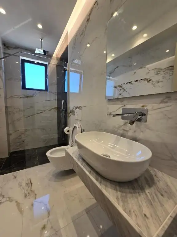 Double Room with Sea View image 3