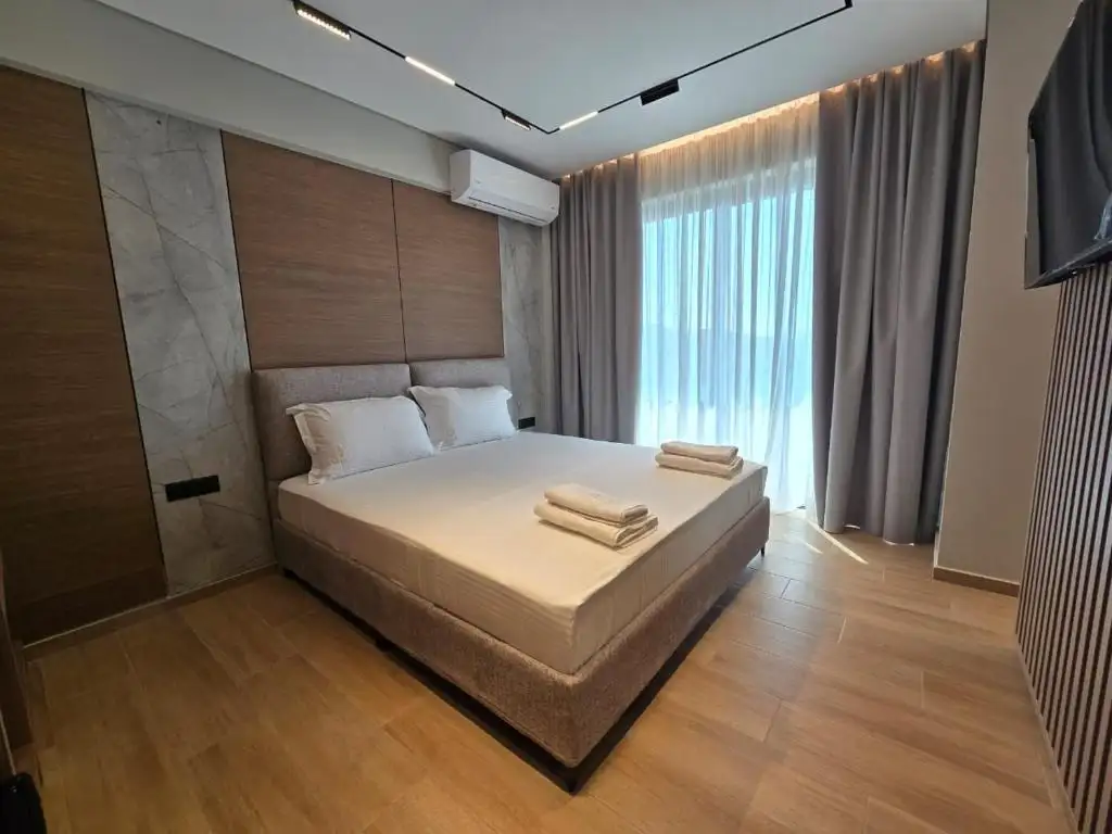 Double Room with Sea View image 13
