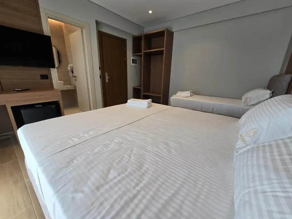 Triple Room with Sea View image 10