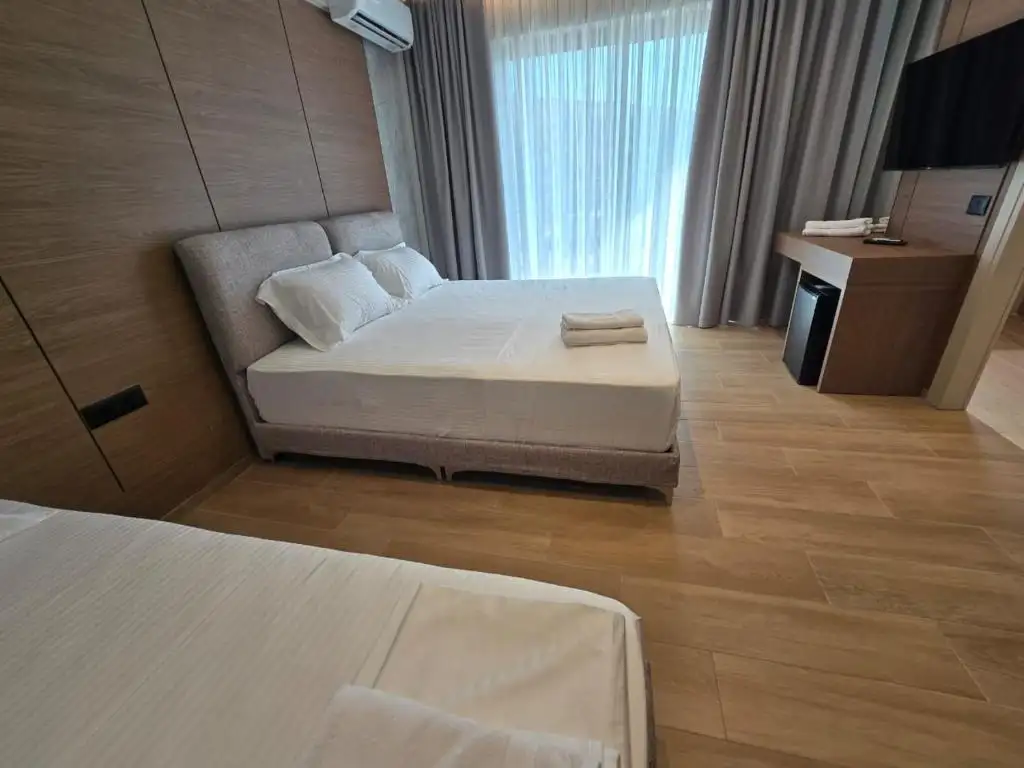Triple Room with Sea View image 6