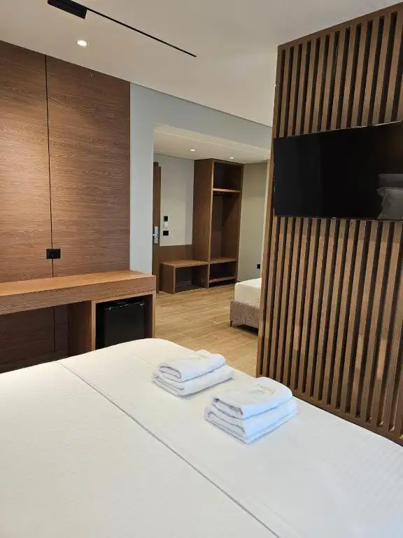 Triple Room with Sea View image 4